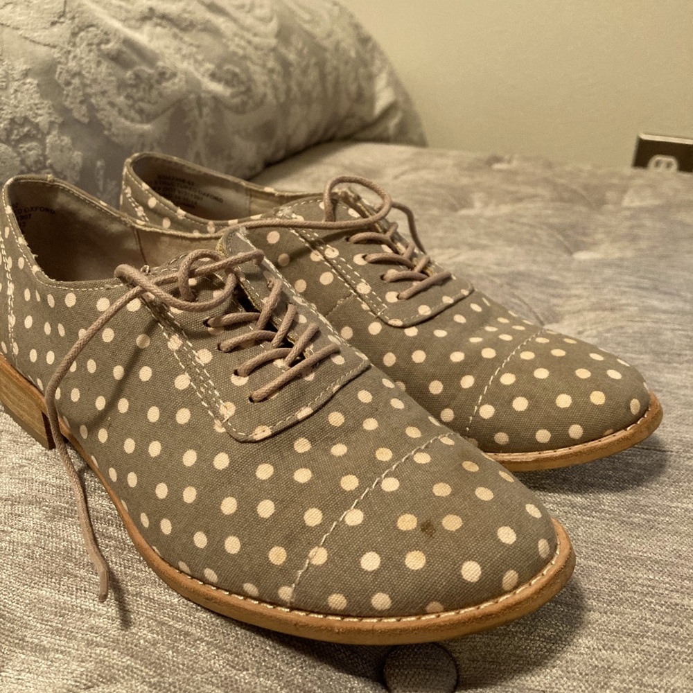 Gap Gray with White Polka Dots Lace-up Oxfords